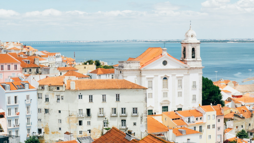 Recommended places for digital nomads to move: Lisbon